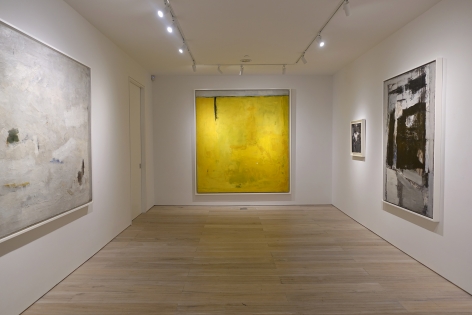 Installation view: Julius Tobias: Capturing Space, Paintings from the 50s & 60s
